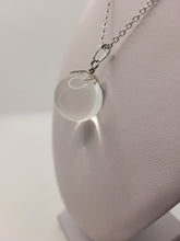 Charger l'image dans la galerie, Chaîne avec pierre Semi-Précieuse-Quartz clair