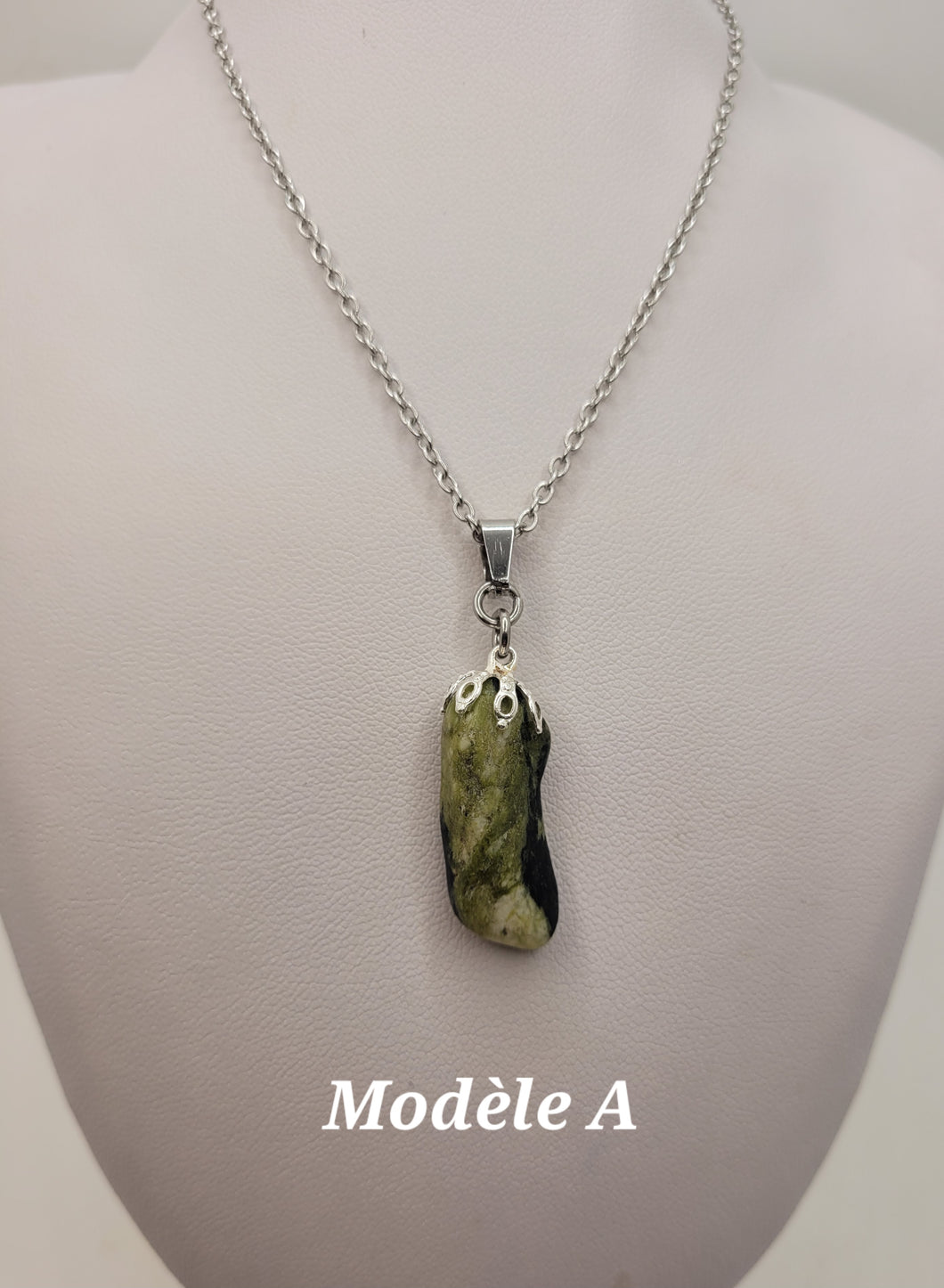 Chaîne avec pierre Semi-Précieuse-Jade Néphrite