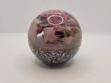 Charger l'image dans la galerie, Sphère Orgonite 🩷🩷-Tourmaline Multicolore & Quartz Rose🩷🩷
