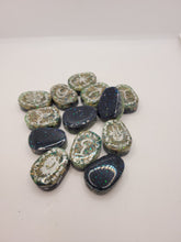 Charger l'image dans la galerie, Runes de Sorcière Orgonite