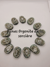 Charger l'image dans la galerie, Runes de Sorcière Orgonite