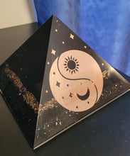 Charger l'image dans la galerie, Orgonite 18x18 cm Shungite,Obsidienne Noire & Tourmaline Noire ✨Livraison incluse✨