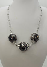 Charger l'image dans la galerie, Chic Orgonites collection Élégance - Muladhara Nocturne