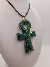 Charger l'image dans la galerie, Pendentif Orgonite Croix D'ânhk-Malachite & Tourmaline Noire