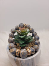 Charger l'image dans la galerie, Bracelet Orgonite- 𝑺𝒐𝒊𝒔 𝓐𝒎𝒐𝒖𝒓 🤍✨💙