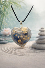 Charger l'image dans la galerie, Pendentif Orgonite Coeur-𝑺𝒐𝒊𝒔 𝓐𝒎𝒐𝒖𝒓 🤍✨💙
