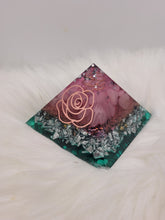 Charger l&#39;image dans la galerie, Orgonite 9x9 cm - Quartz Rose
