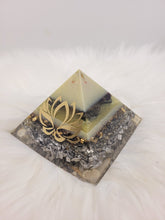 Charger l&#39;image dans la galerie, Orgonite 9x9 cm - Chalcopyrite
