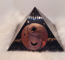 Charger l&#39;image dans la galerie, Orgonite 18x18 cm Shungite,Obsidienne Noire &amp; Tourmaline Noire  ✨Livraison incluse✨
