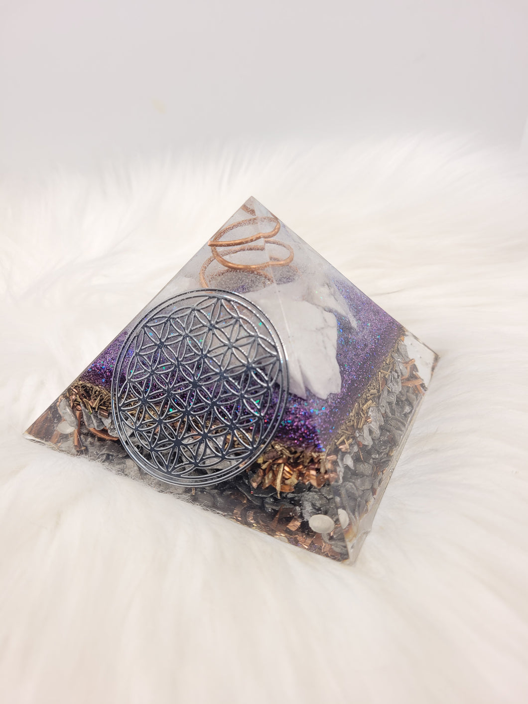 Orgonite 9x9 cm -Howlite