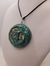 Charger l&#39;image dans la galerie, Pendentif  Orgonite -Malachite
