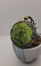 Charger l&#39;image dans la galerie, Symbole Graine de vie - Pyrite &amp; Péridot
