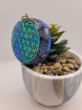 Charger l&#39;image dans la galerie, Symbole Fleur de vie -Labradorite &amp; Sodalite
