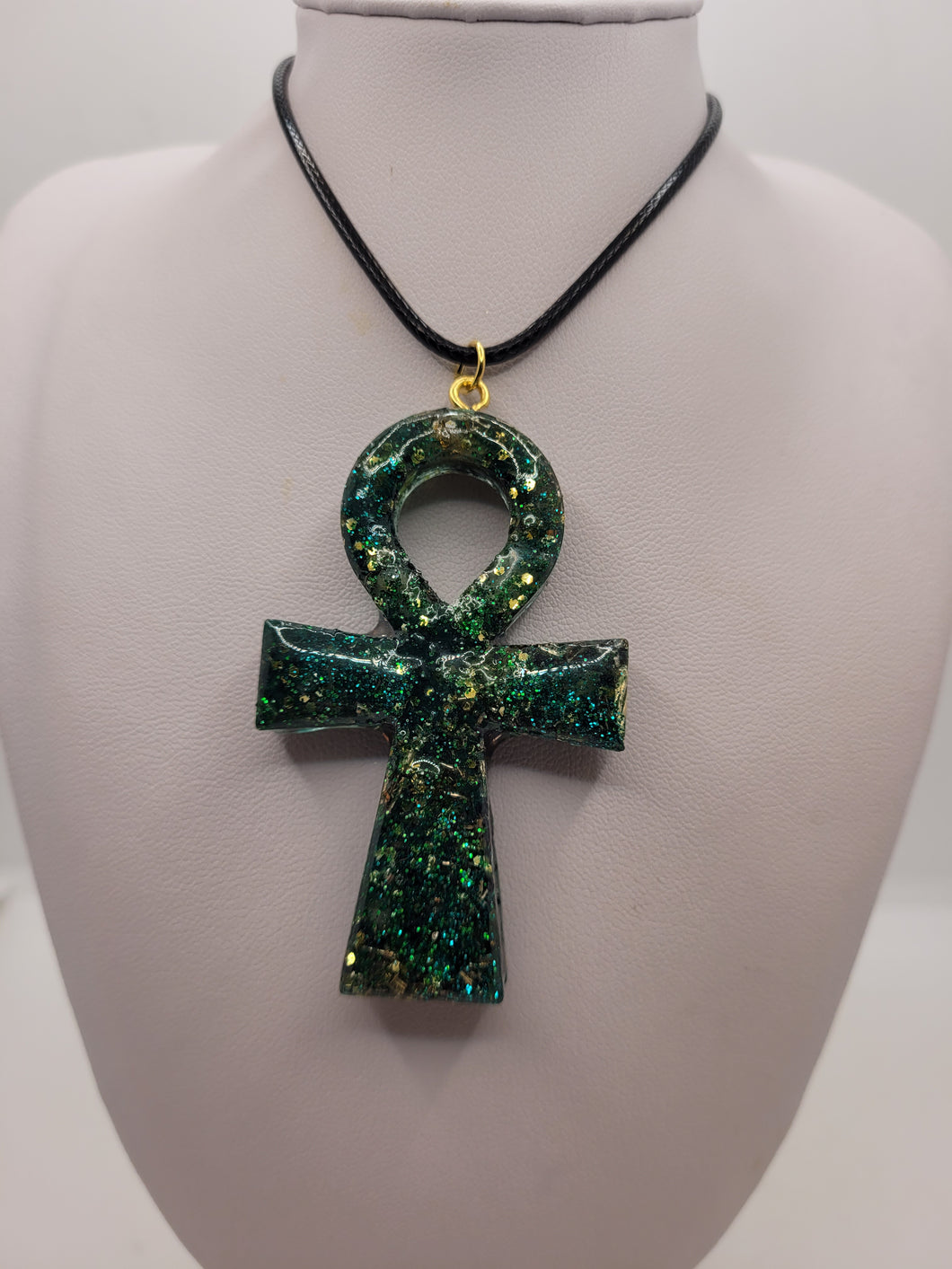Pendentif Orgonite Croix D'ânhk-Malachite & Tourmaline Noire
