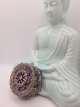 Charger l'image dans la galerie, Orgonite Roue du Dharma -Améthyste Chevron

