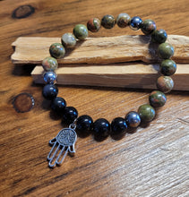 Charger l'image dans la galerie, Bracelet Pierres Semi-Précieuses pour elle-Unakite &amp; Onyx avec Main de Fatima
