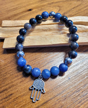 Charger l'image dans la galerie, Bracelet Pierres Semi-Précieuses pour elle-Obsidienne Noire &amp; Sodalite-Main de Fatima
