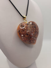 Charger l'image dans la galerie, Pendentif Orgonite Coeur-Cornaline
