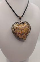 Charger l'image dans la galerie, Pendentif Orgonite Coeur-Agate de Lyall
