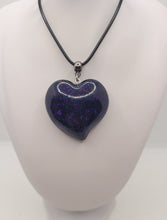Charger l'image dans la galerie, Pendentif Orgonite Coeur-Angélite-Howlite &amp; Lapis Lazuli
